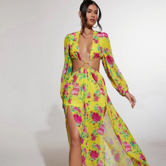 Dresses & Skirts - Super sexy maxi